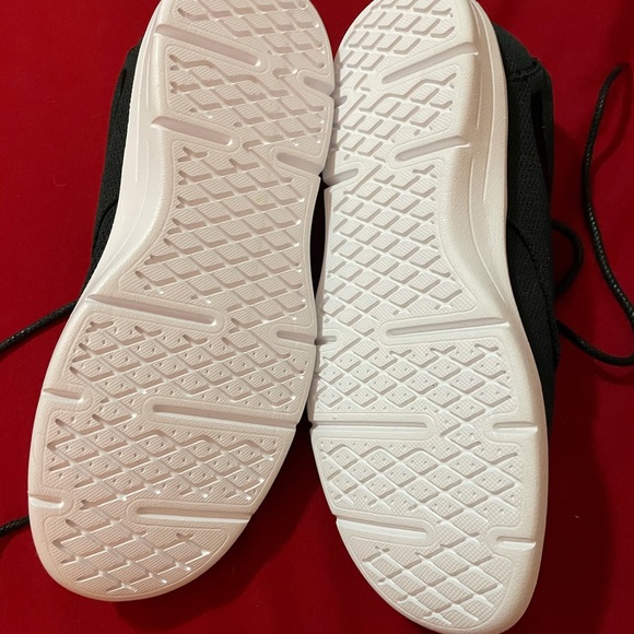 Vans - Picture 4 of 5